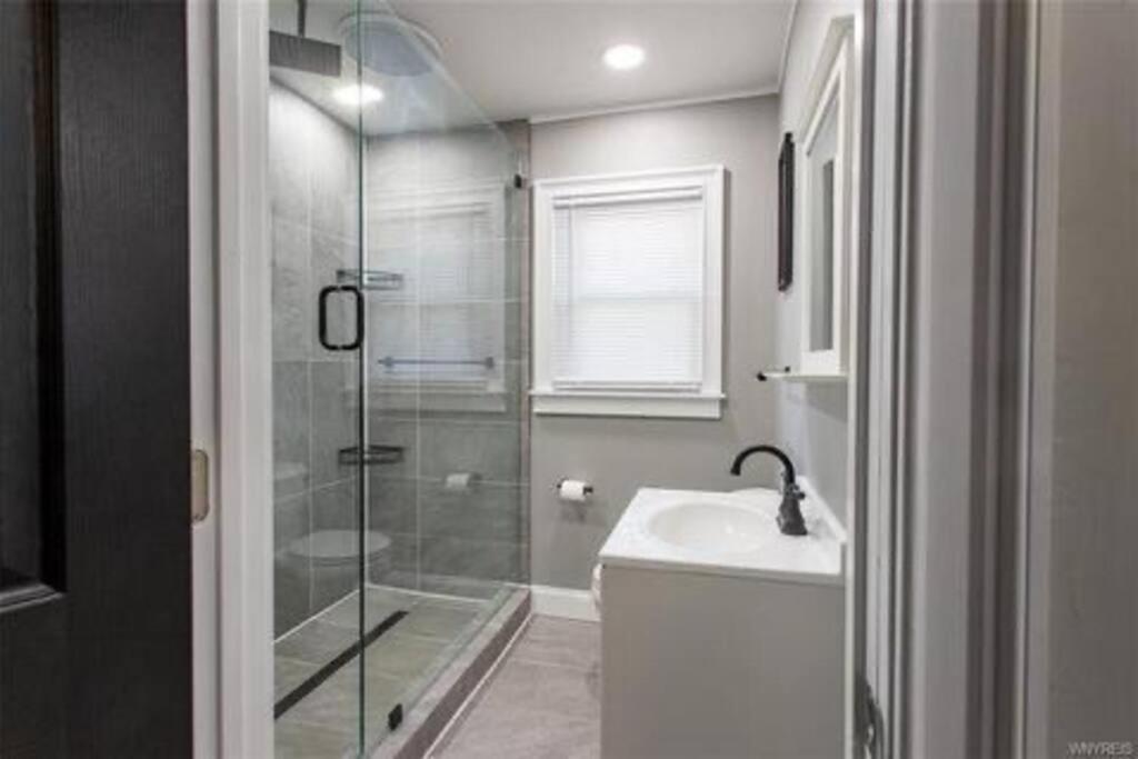 Home Away From Home On Lasalle - 3 Bd 2 Bth Slps 6 Niagara Falls Exterior photo